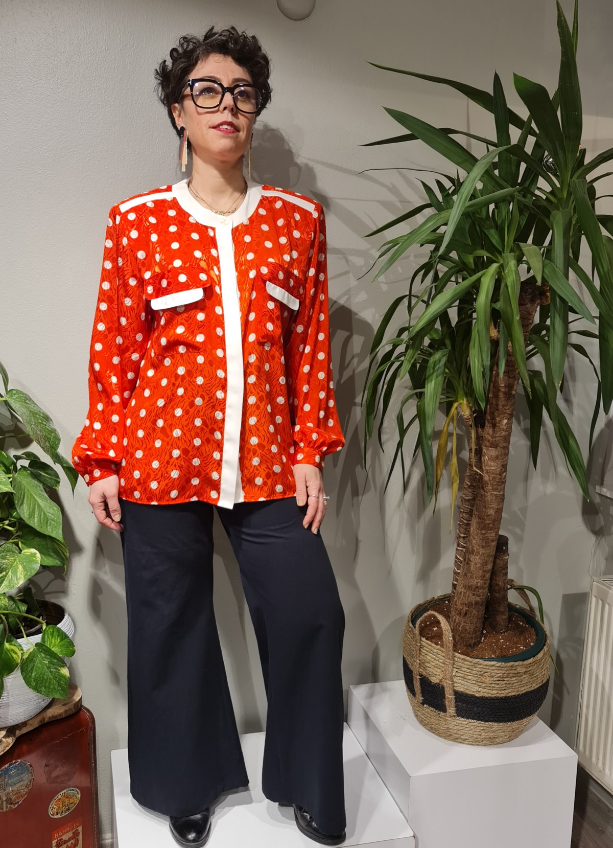 Retro Puantiyeli Kırmızı Gömlek