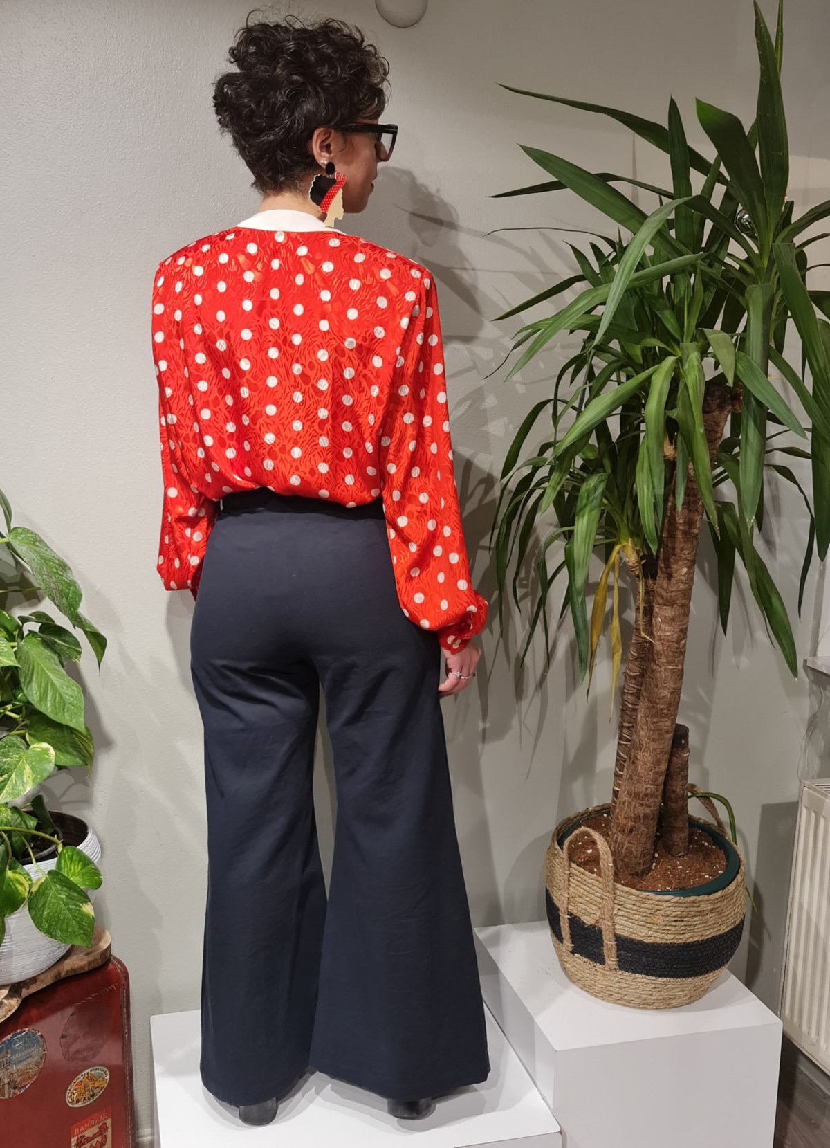 Retro Puantiyeli Kırmızı Gömlek