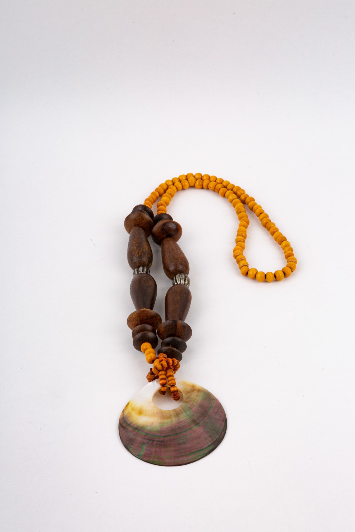 Sedef Taşlı Uzun Kolye