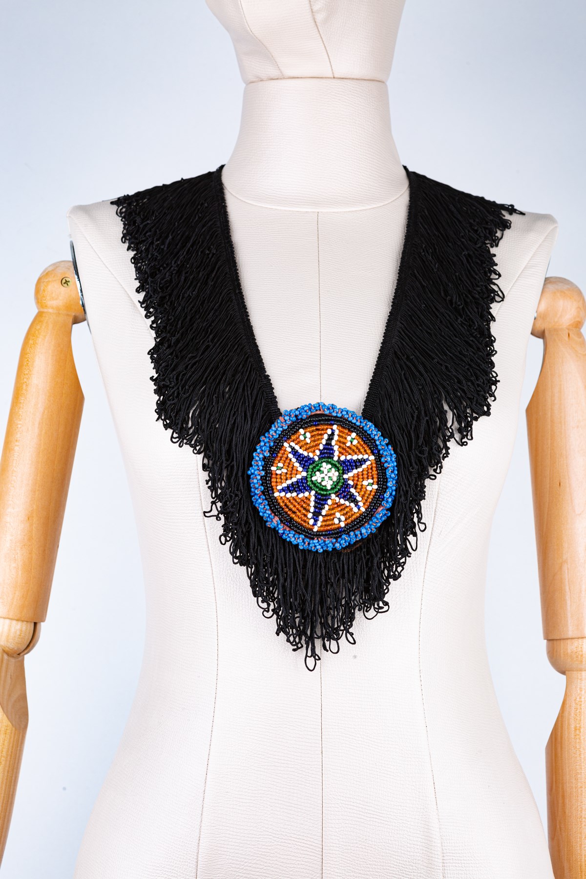 Siyah Saçaklı Etnik Kolye