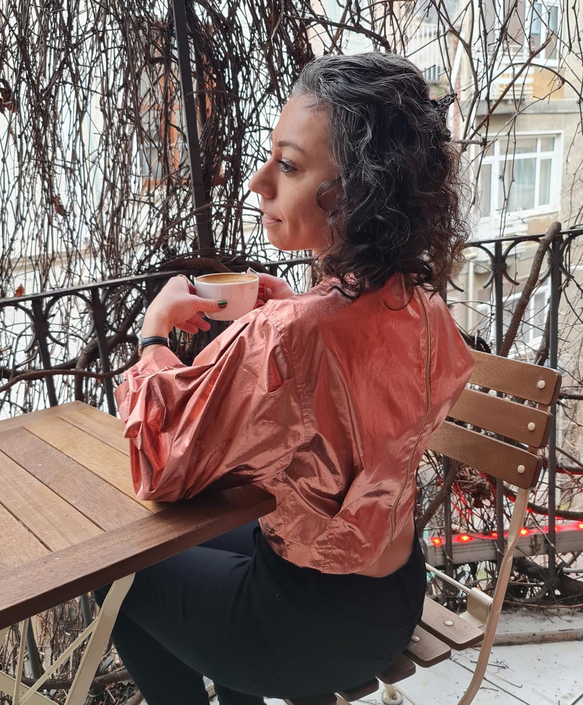 Uzun Kollu Parlak Kumaş Tasarım Kadın Büstiyer