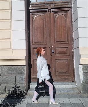 Artemis Siyah Payet Derin Yırtmaç Detaylı Etek