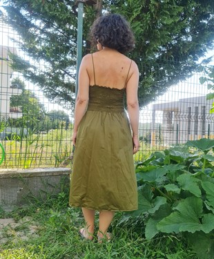 Batik Desenli Yeşil Dekolte Detaylı Elbise