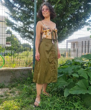 Batik Desenli Yeşil Dekolte Detaylı Elbise