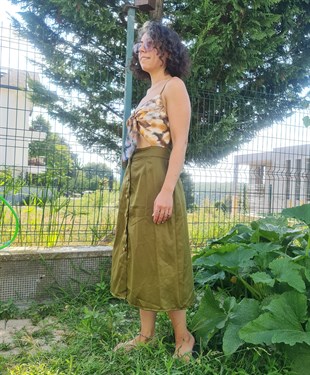 Batik Desenli Yeşil Dekolte Detaylı Elbise