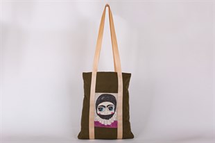 Bir Başkadır Kanvas Çanta