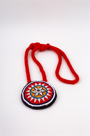 Etnik Desenli Kırmızı Kolye