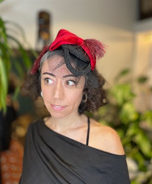 Kırmızı Kadife Taç