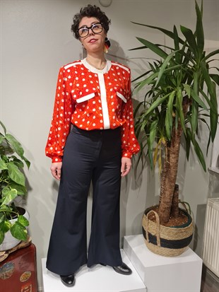 Retro Puantiyeli Kırmızı Gömlek