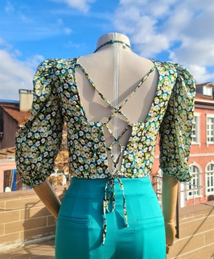 Sırtı Açık Çiçekli Büstiyer