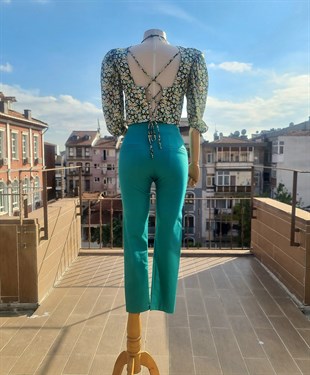 Sırtı Açık Çiçekli Büstiyer