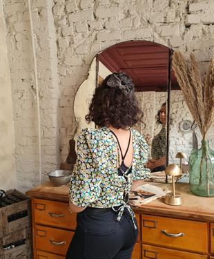 Sırtı Açık Çiçekli Büstiyer