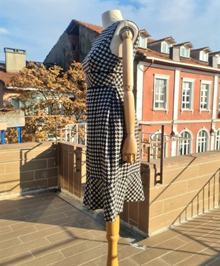 Siyah Beyaz Kaz Ayağı Desenli Yün Elbise