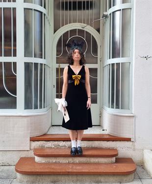 Siyah Kadife V Yaka Detaylı Midi Elbise