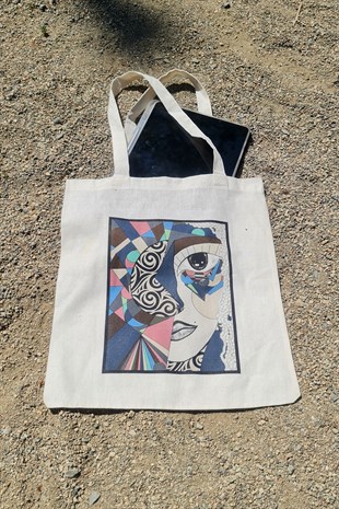 Triquetra Bez Çanta