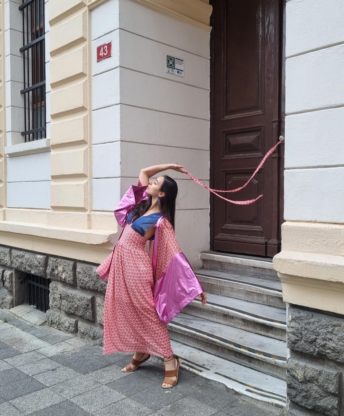 Desenli Pembe Transparan Kadın Kimono