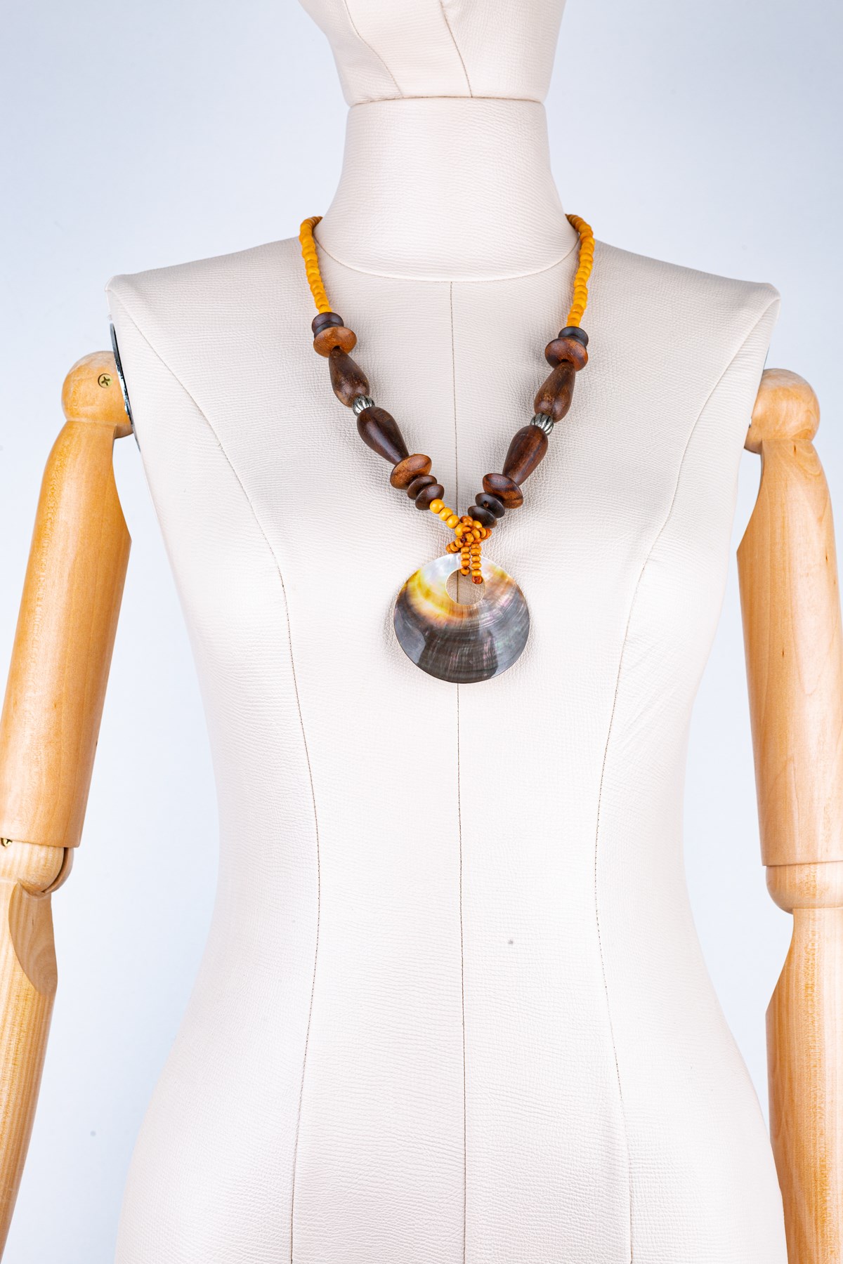 Sedef Taşlı Uzun Kolye