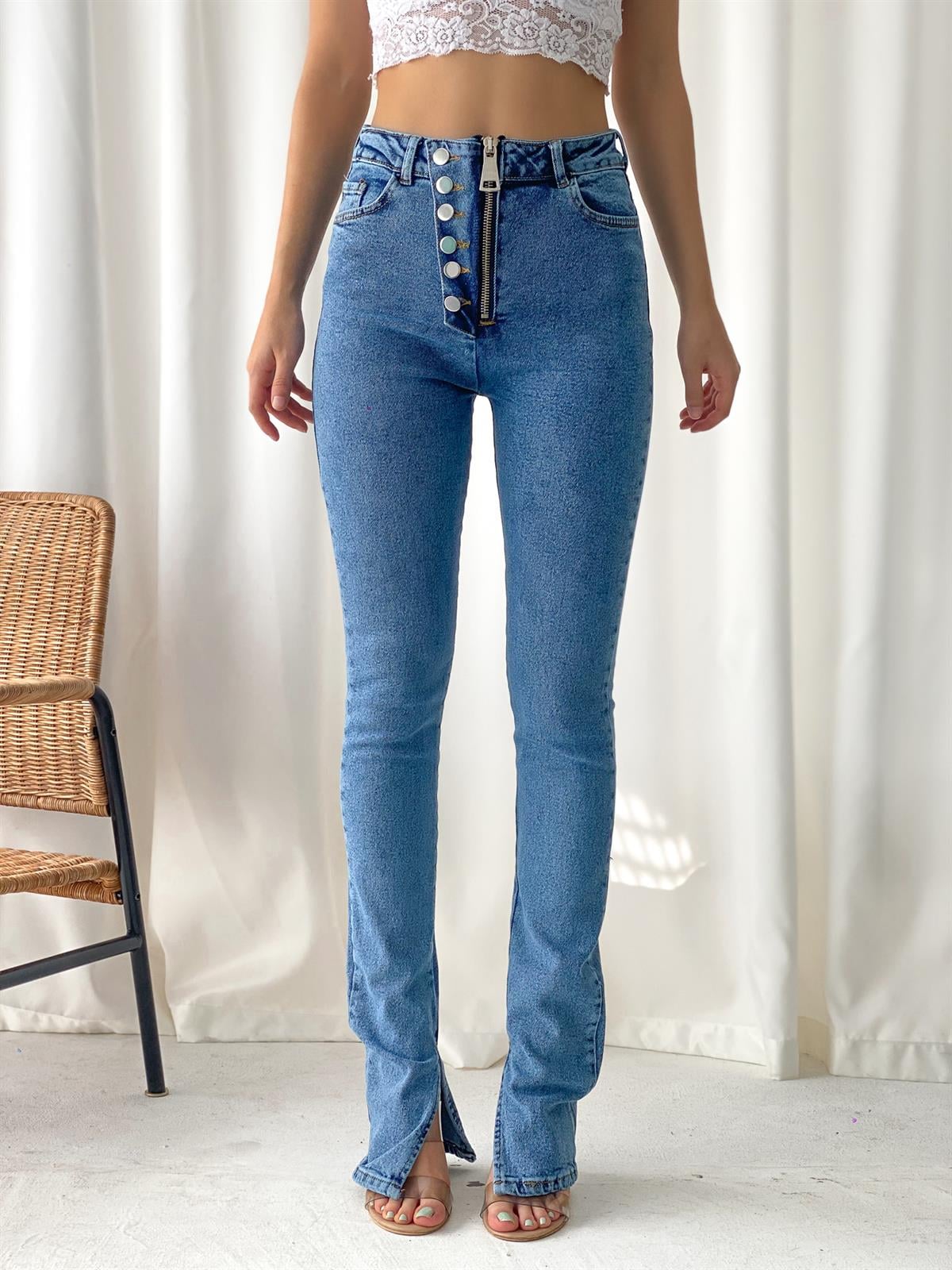  önü düğme ve fermuar detaylı yırtmaçlı likralı denim pantolon
