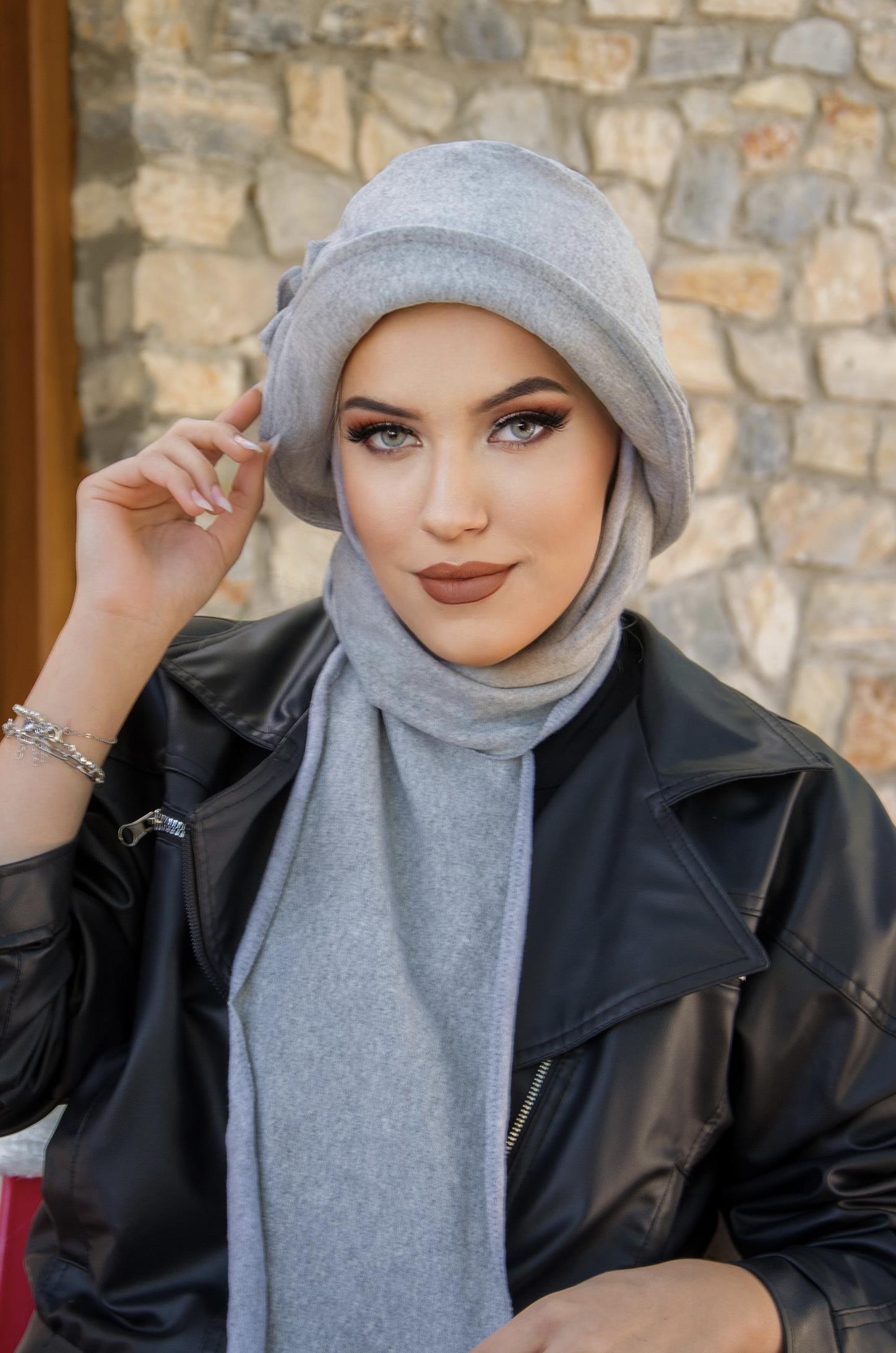 Gri Taşlı Aksesuarlı Vintage Şapka