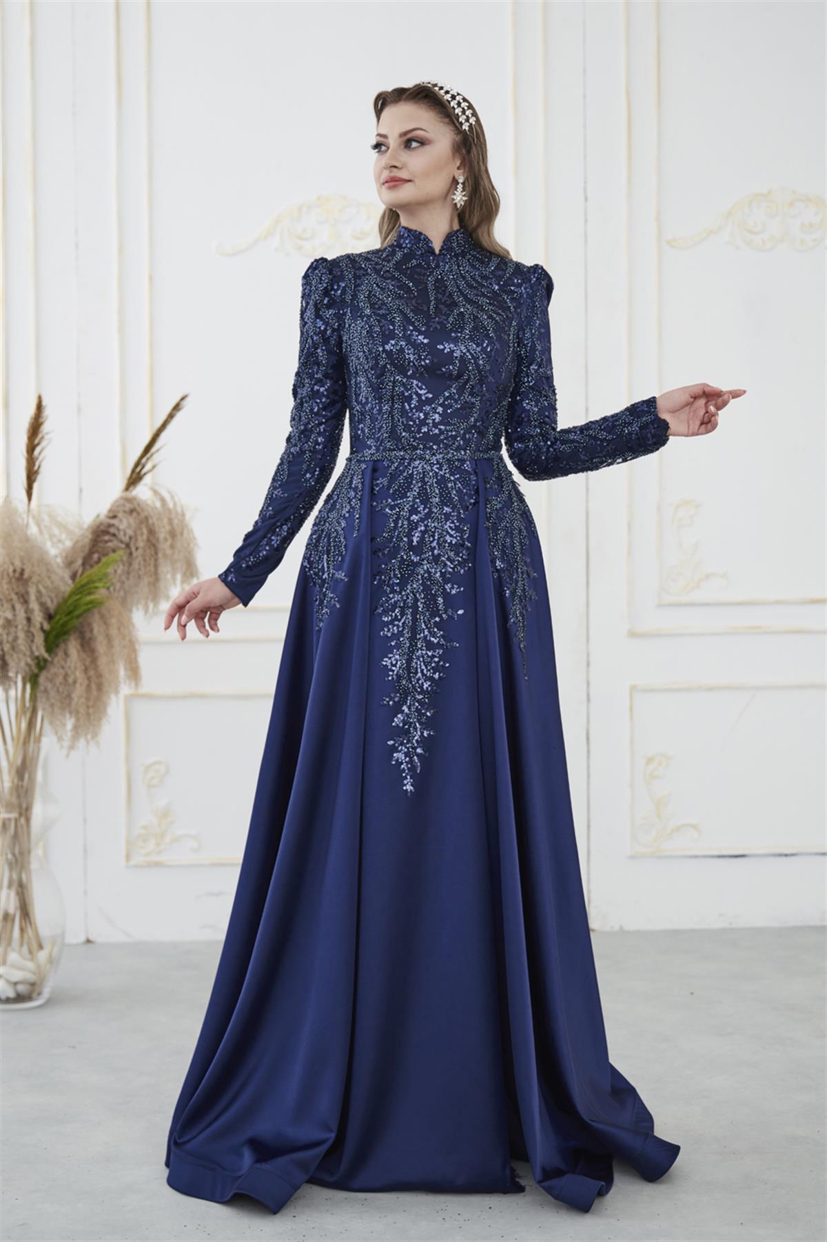 Berrak Abiye Lacivert