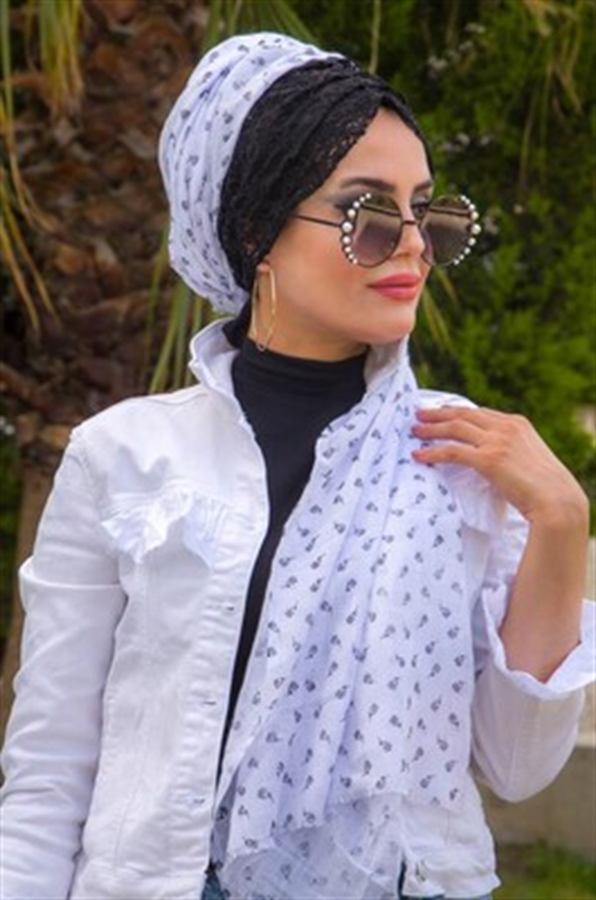 Beyaz Çiçekli Koton Bandana Şal