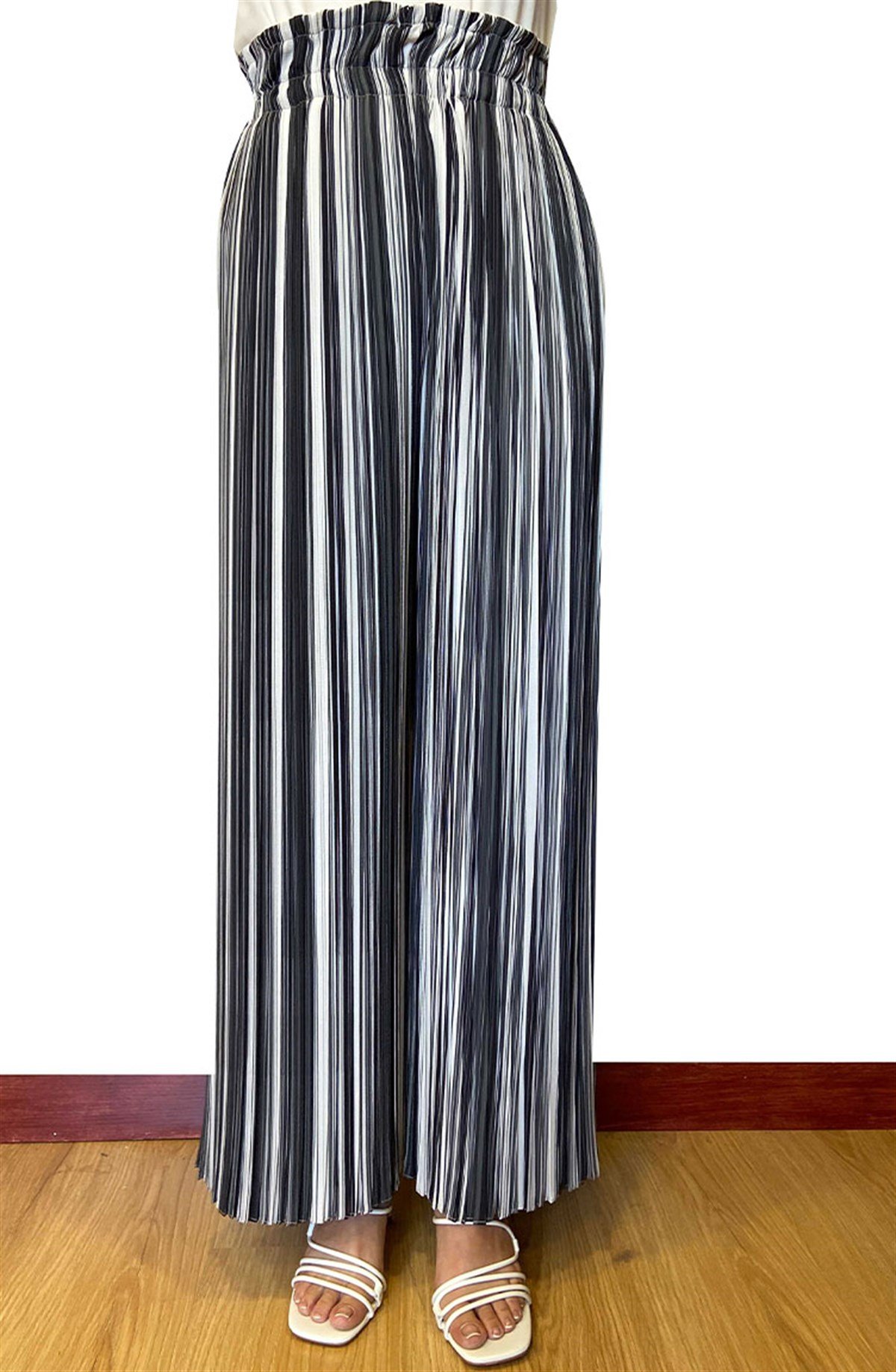 Siyah Çizgili Pantolon