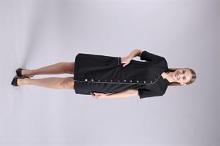 13 DÜĞMELİ  Beyaz Biyeli Siyah Elbiseeeı