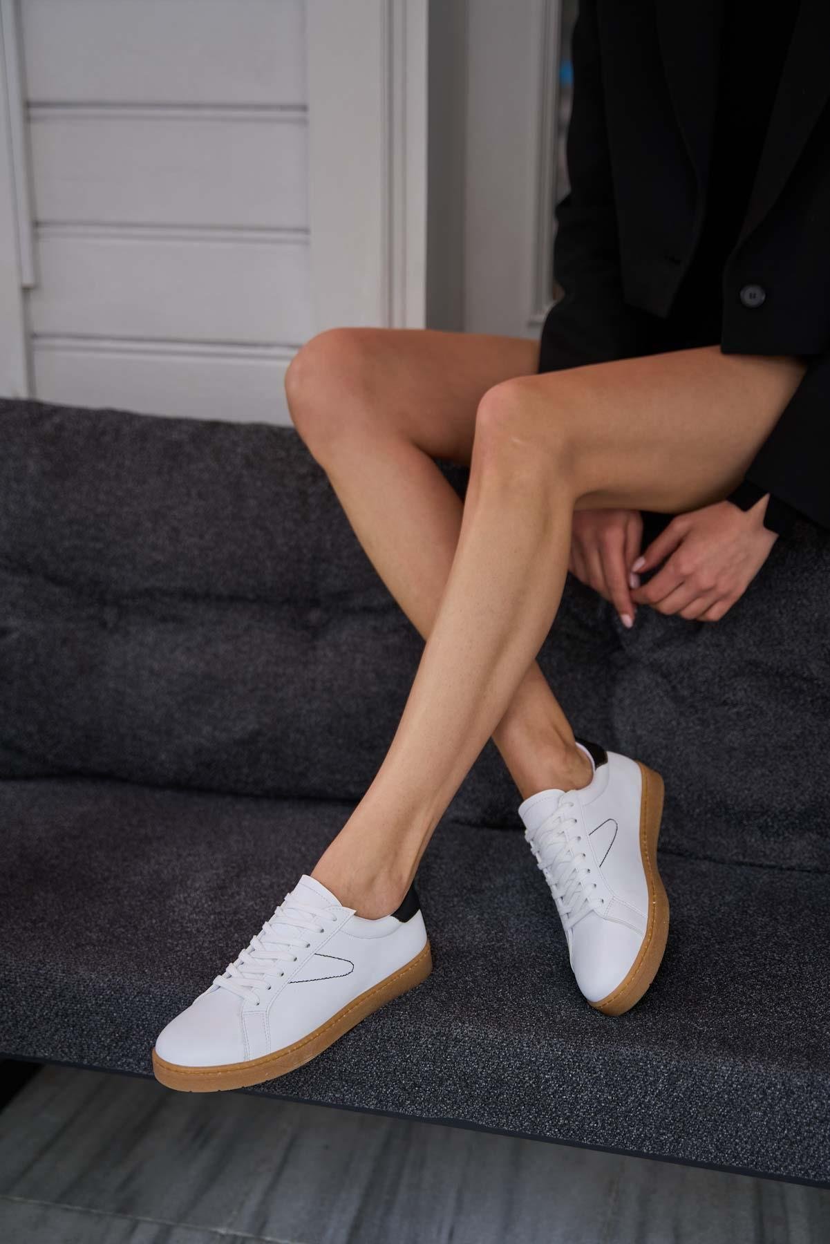 Retro Taban Detaylı Spor Ayakkabı Beyaz-Siyah