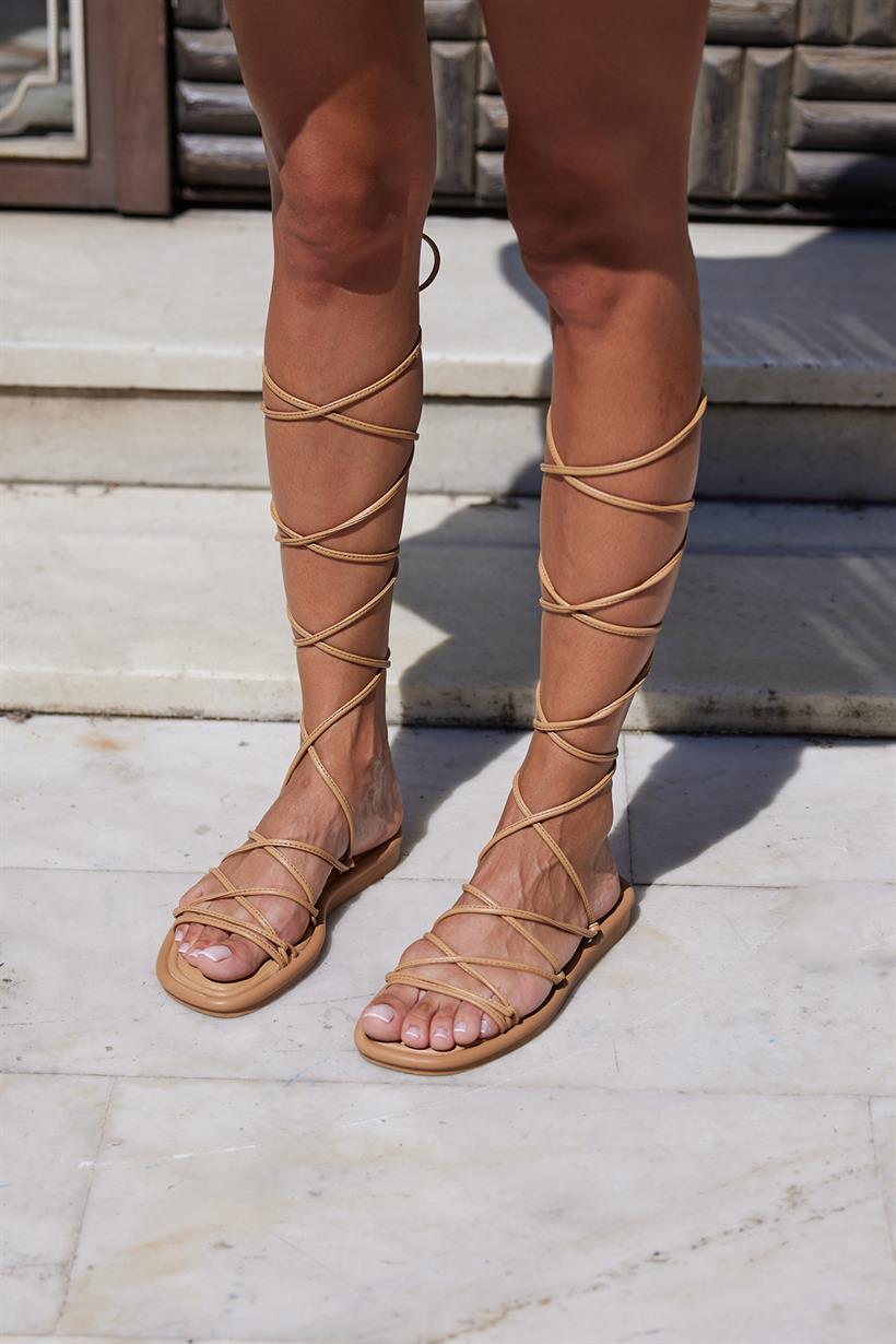 Sarma Bağcıklı Puf Sandalet Vizon