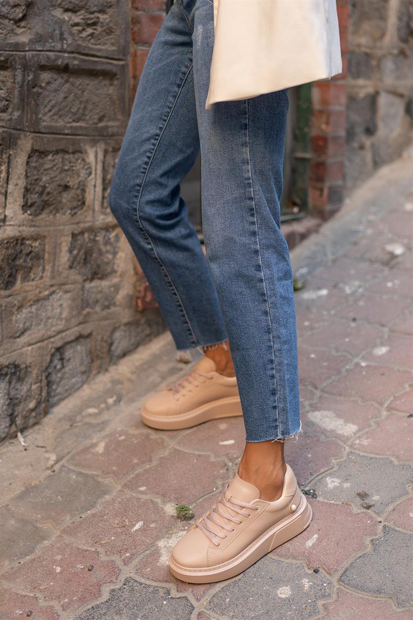 Yuvarlak Burunlu İnci Detaylı Önden Bağcıklı Sneaker Vizon