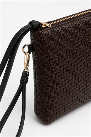Örgü Dokulu El Çantası – Şık Clutch & Bilek Askılı Günlük Kullanım Çanta Kahverengi