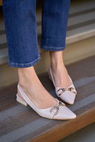 Aksesuar Detaylı Babet Bej