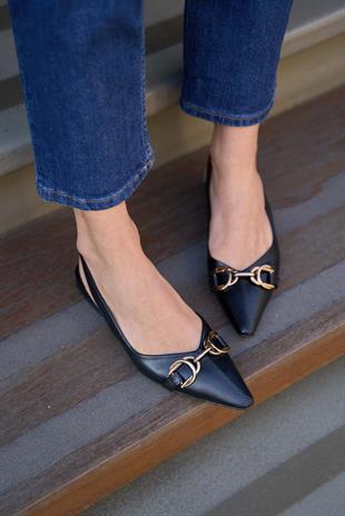 Aksesuar Detaylı Babet Siyah