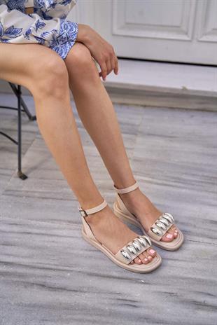 Aksesuarlı Sandalet Bej