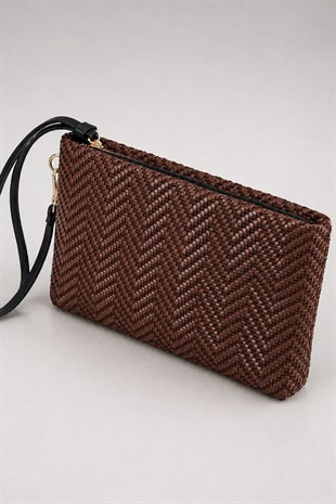 Clutch Çanta – Modern Dokulu Tasarım, Şık & Günlük Kullanım Kahverengi