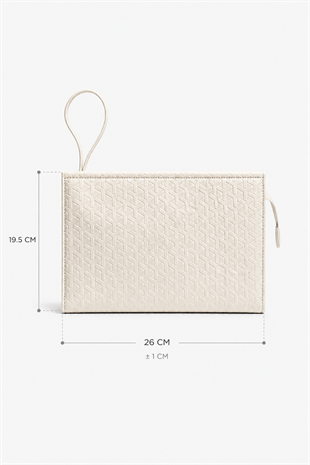 Rugan Dokulu Monogram Desenli El Çantası – Şık & Gece Kombin Uyumlu Clutch Çanta Beyaz