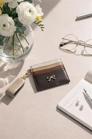 Fiyonk Detaylı Anahtarlıklı Parlak PU Deri Kartlık Renkli