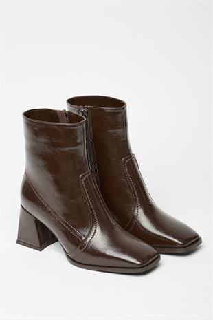 Kadın Kahverengi Rugan Küt Burun Topuklu Bot & Bootie – Fermuarlı Günlük Şık