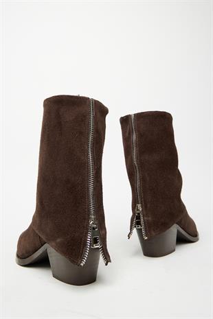 Kadın Kahverengi Süet Western Hakiki Deri Topuklu Bot – Sivri Burun & Fermuar Detaylı
