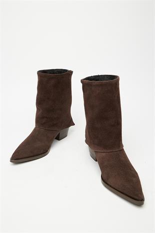 Kadın Kahverengi Süet Western Hakiki Deri Topuklu Bot – Sivri Burun & Fermuar Detaylı