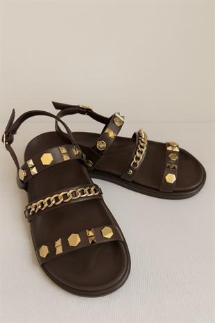 Kadın Zincir ve Gold Metal Detaylı Yazlık Bohem Şık Kalın Taban Sandalet Kahverengi