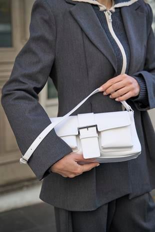 Kaplamalı El ve  Omuz Çantasi Beyaz
