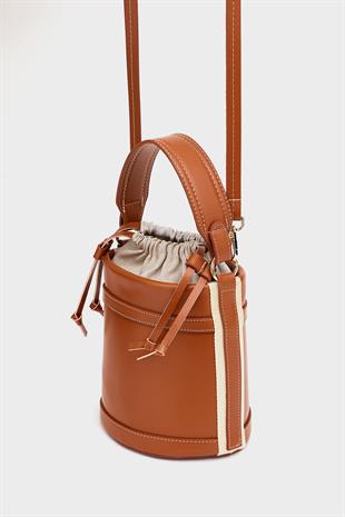 Kontrast Dikişli Kova El ve Omuz  Çanta Taba