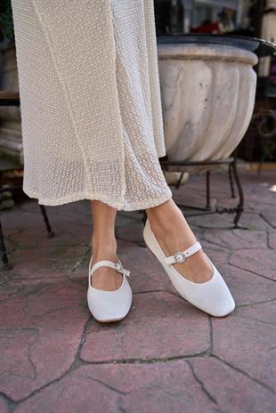 Küt Burunlu Tek Bantlı Babet Bej Kadife