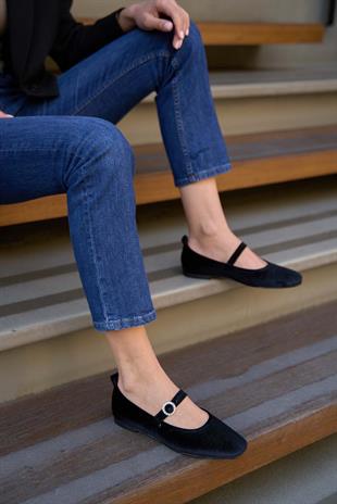 Küt Burunlu Tek Bantlı Babet Siyah Kadife