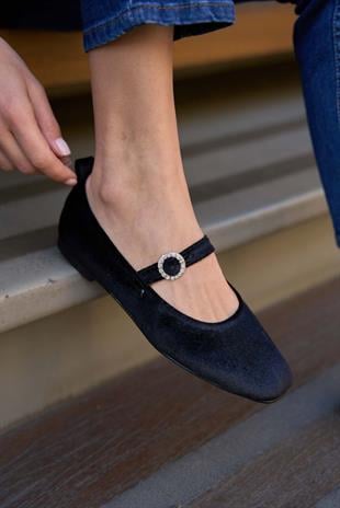 Küt Burunlu Tek Bantlı Babet Siyah Kadife