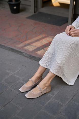 Küt Burunlu Tek Bantlı Babet Vizon Kadife