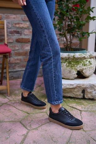 Logo Detaylı Spor Ayakkabı Siyah