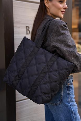 Taken Kapitone Desen Puf Kadın Çanta - Siyah