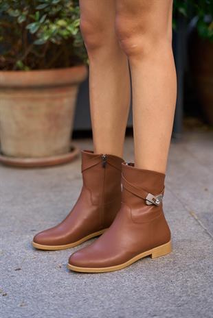 Toka Aksesuarlı Kadın Deri Bot Taba